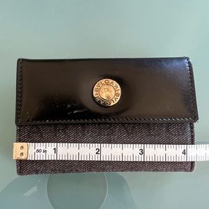 Very vintage vulgarly wallet. Leather.